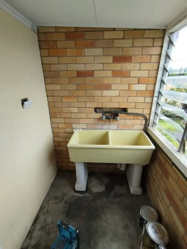 old laundry area in Springfield home